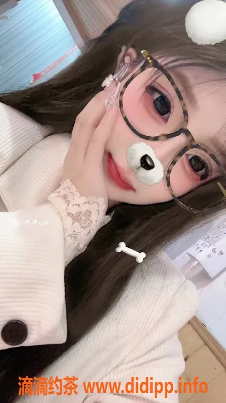 广州楼凤-天河嫩妹琪琪，700p含舌吻服务