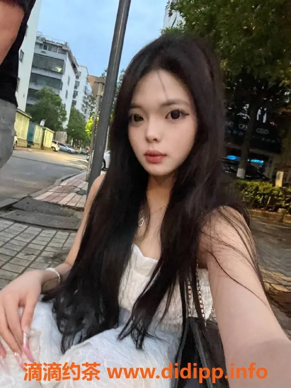 长沙楼凤-雨花区诺诺，168cm，20岁，预算600元起