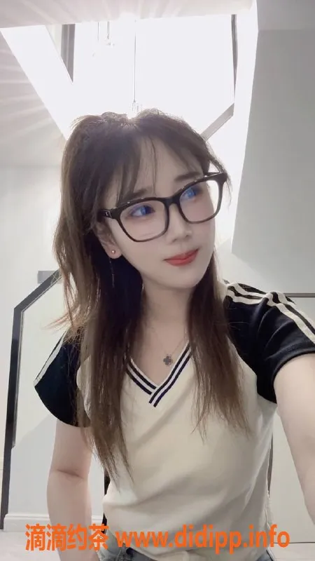 杭州楼凤-上城区郭小小，课费700，服务超赞！