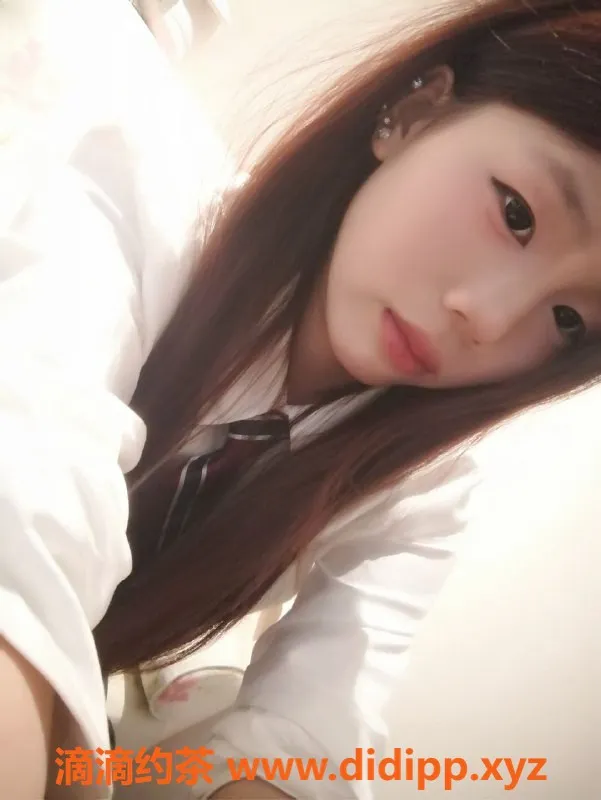 成都楼凤-成华区微胖嫩妹小瑶，清纯可爱18岁，价格合适