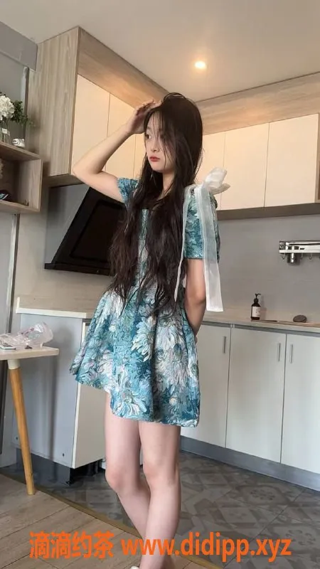 成都楼凤-成华区小楠甜妹，身高165，90斤，A奶超可爱