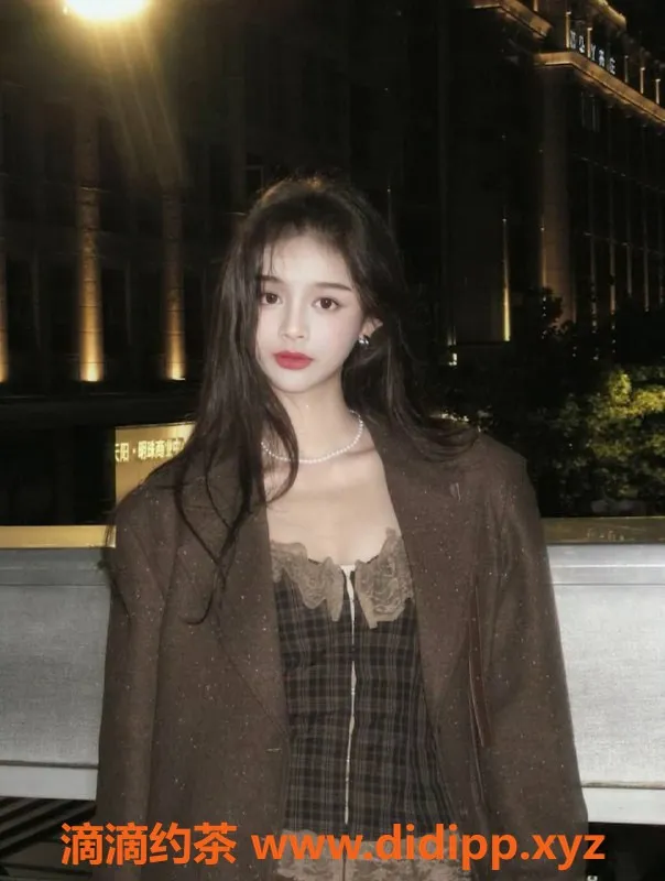 广州楼凤-天河御姐Kiki，10P的绝佳舌吻体验