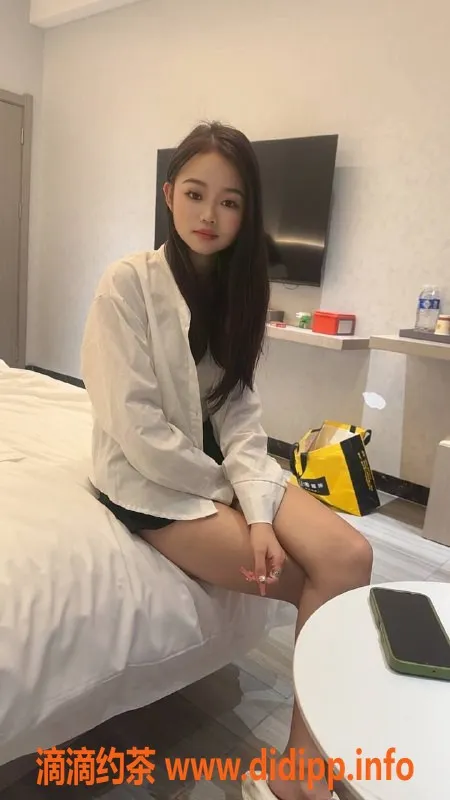 昆明楼凤-曲靖小小，500元享丝袜毒龙服务