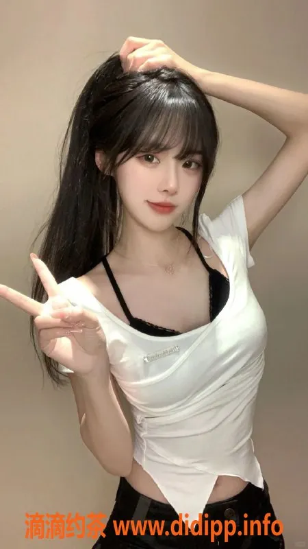 广州楼凤-荔湾19岁新人欣怡，身高169，34C热情服务