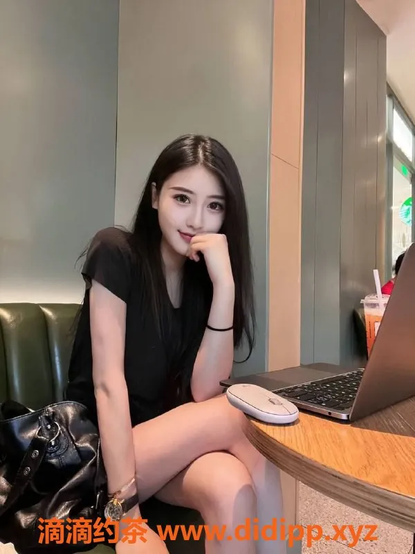 重庆外围-重庆赵露思，18岁花式调情楼凤，服务超赞！