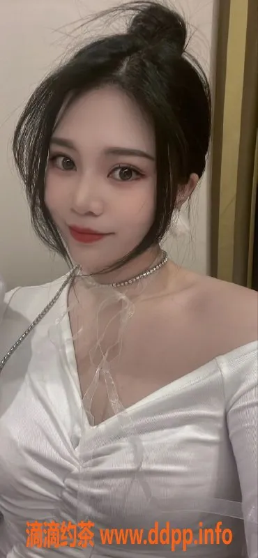 广州楼凤-白云依依，700p大胸妹，火热服务来袭！