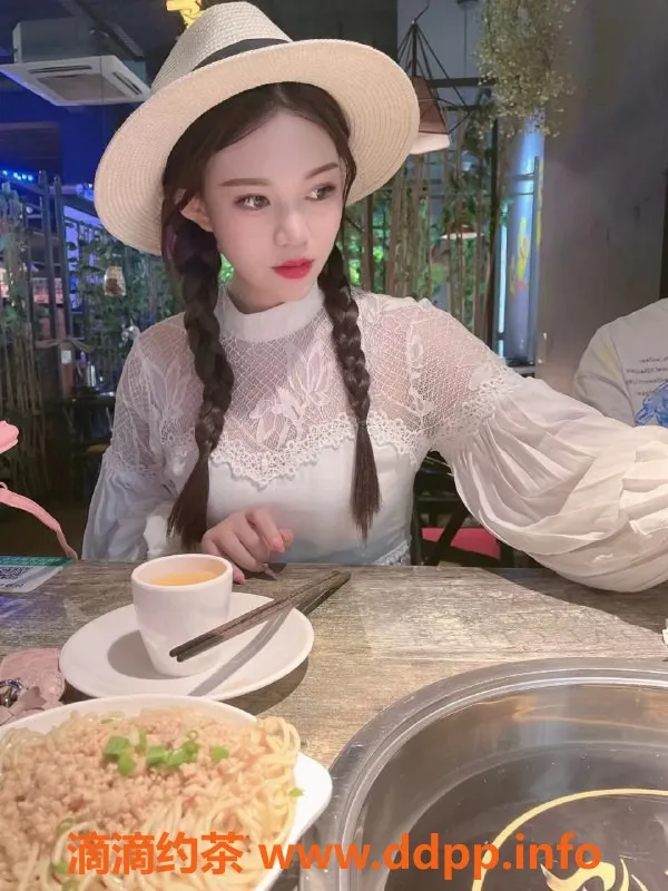 广州楼凤-白云依依，700p大胸妹，火热服务来袭！