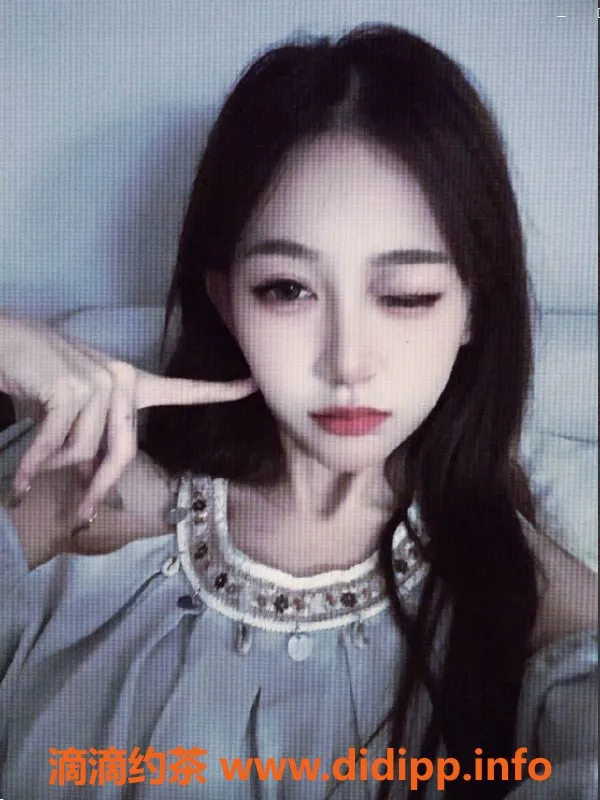 广州楼凤-黄埔嫩妹小甜，7P鸳鸯浴等你来享受！