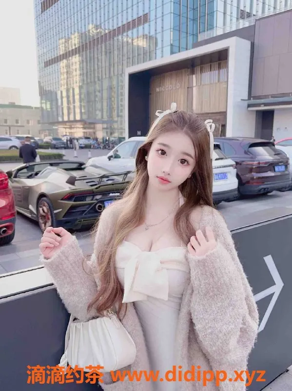 广州楼凤-越秀米可儿：嫩妹大胸9P鸳鸯浴服务