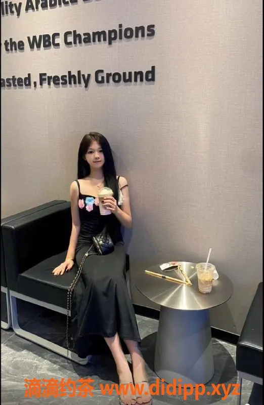 深圳楼凤-福田泡泡❤️ 18岁168cm身材娇小私约体验