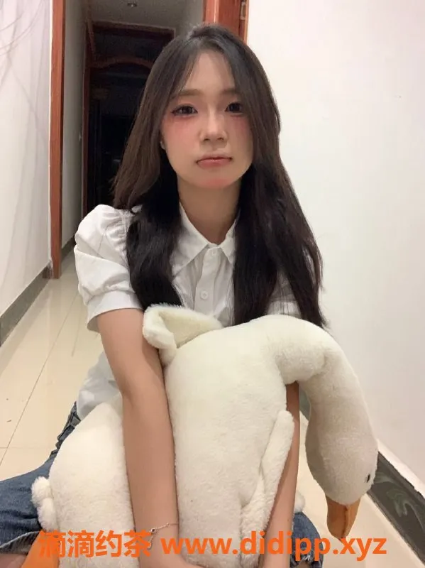 重庆楼凤-巴南区小梦，18岁B罩杯，爱爱口服，身高163cm