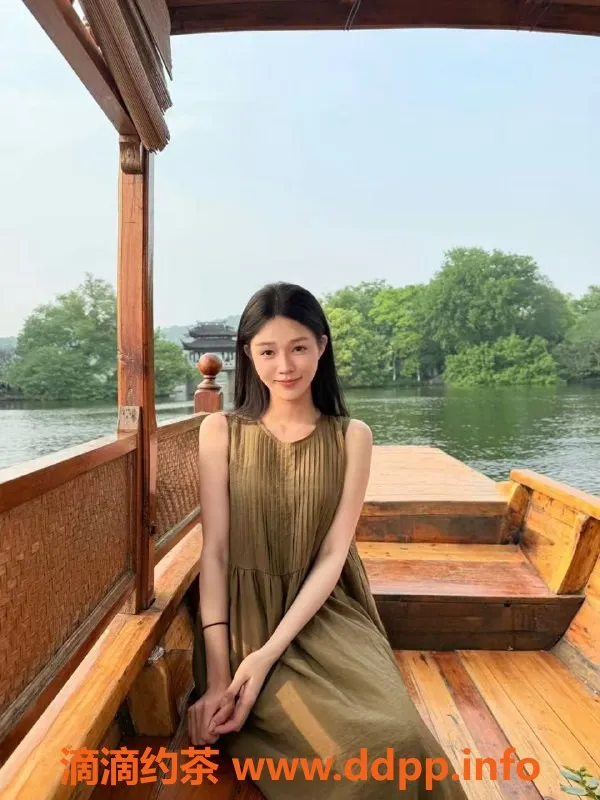 深圳楼凤-深圳心儿-24岁甜美小姐，900元激情服务