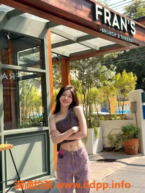 深圳楼凤-深圳心儿-24岁甜美小姐，900元激情服务