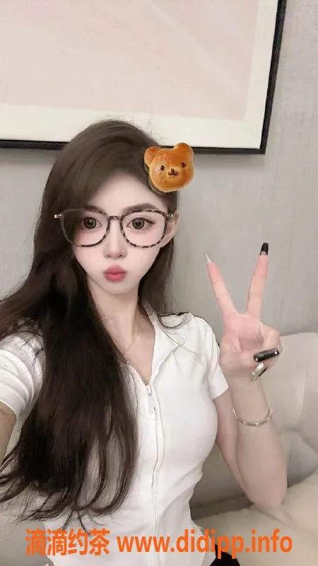 北京楼凤-小西瓜 1400元 朝阳望京可爱型