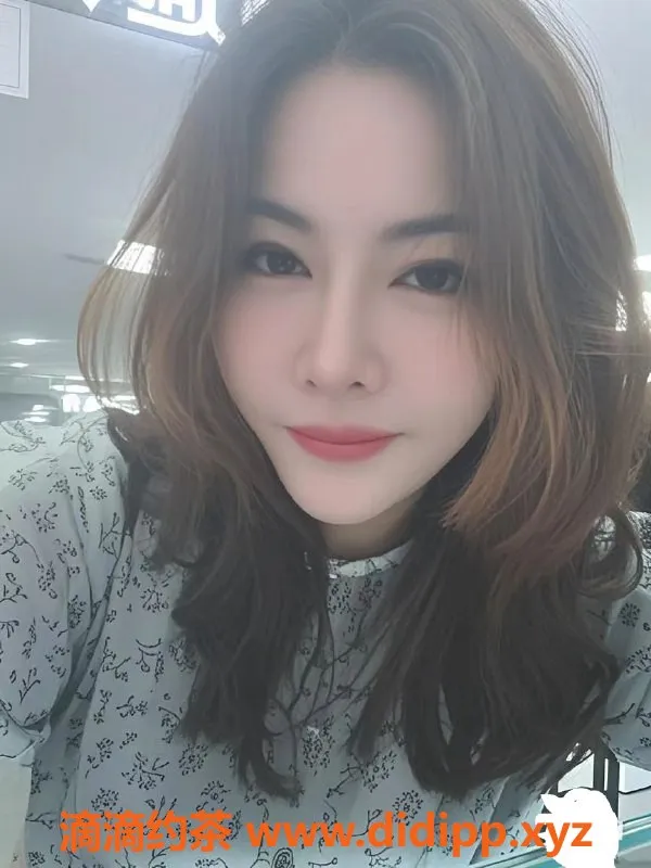 广州楼凤-天河28岁气质美女晴晴，163cm/55kg/36C