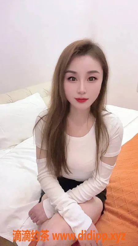 长沙楼凤资源信息,雨花区依诺，服务500p，享受舌吻与大长腿魅力