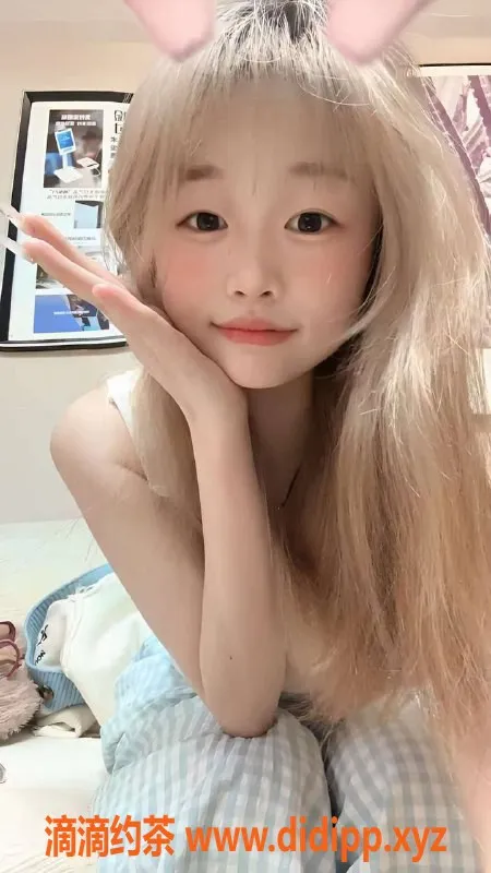 成都楼凤-成华区18岁白瘦幼妹，160/80斤，服务绝佳