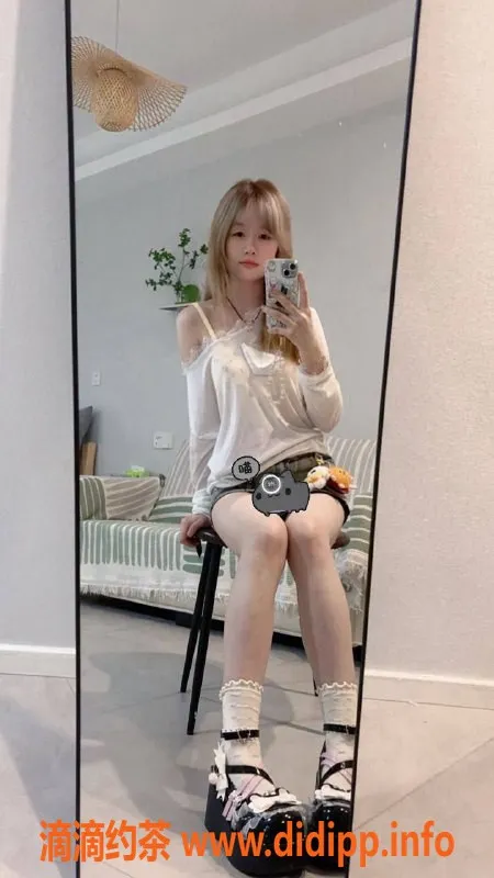 成都楼凤-成华区18岁白瘦幼妹，160/80斤，服务绝佳