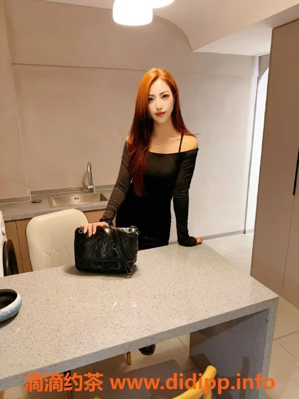 长沙楼凤-雨花区小蜜蜂，600元服务尽享刺激体验