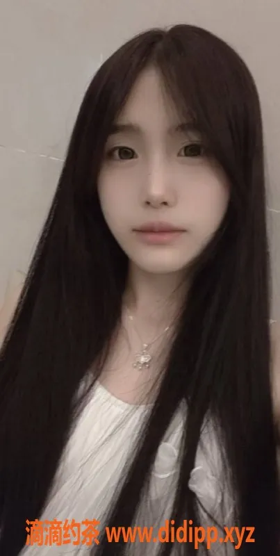 成都楼凤-成华区19岁173大长腿文文，女友感服务不容错过！