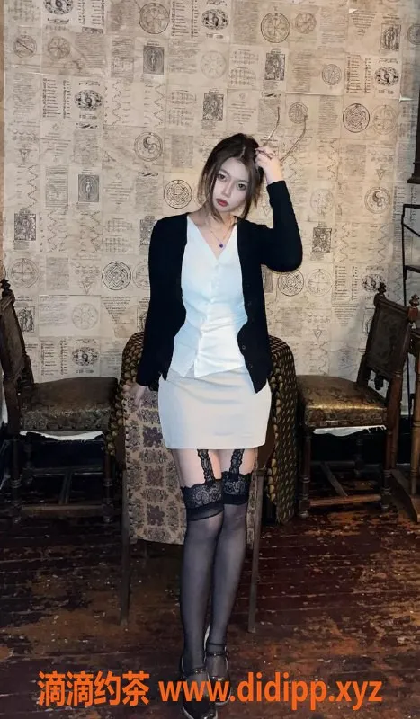 深圳楼凤-龙华区办公室小秘月月，23岁34C热情服务