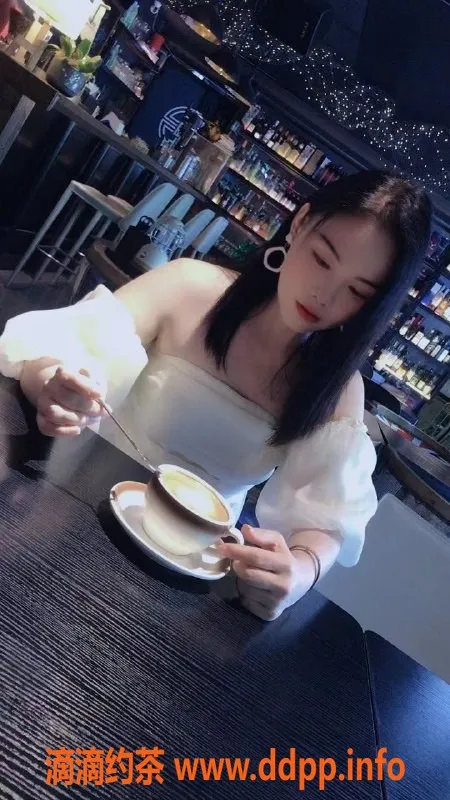 福州楼凤-思明区金金，500p带你体验不一样的服务