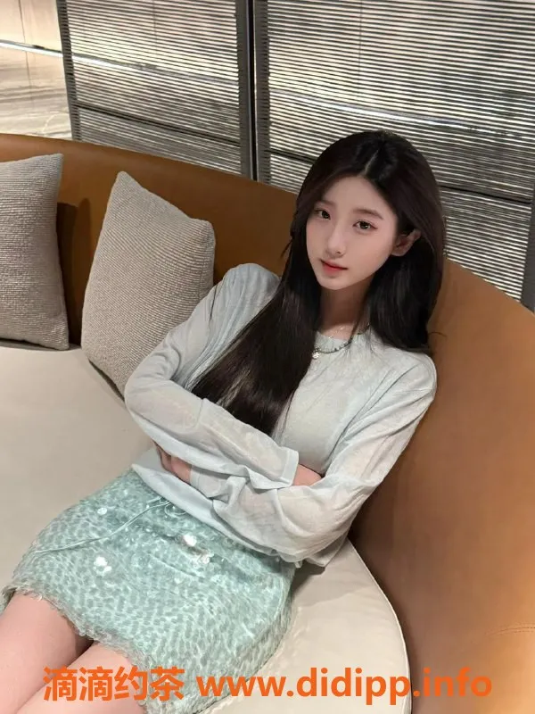 重庆外围-重庆幺妹高端外围 164/50kg全套特服服务