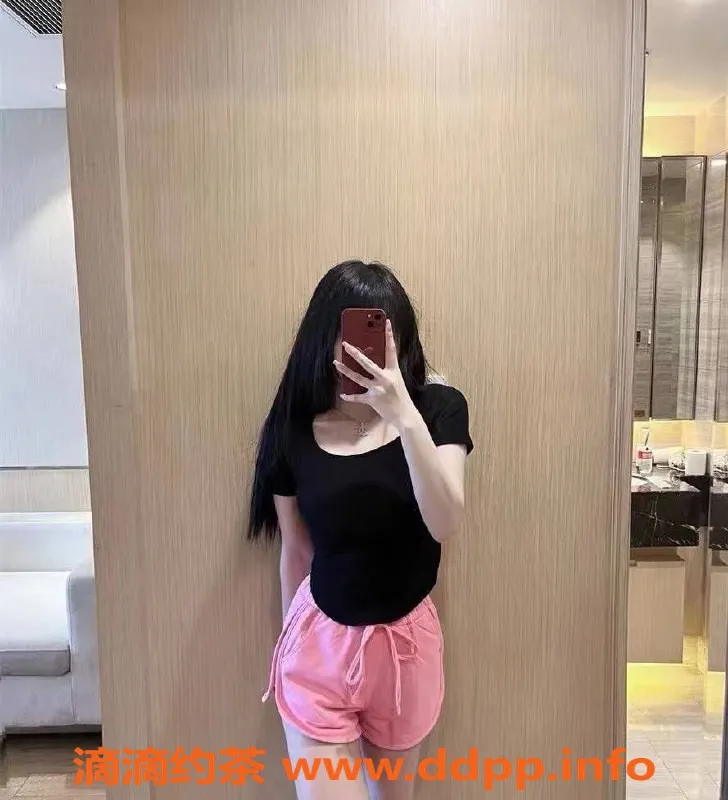 深圳楼凤-龙华依依：1300元体验，全面服务等你来