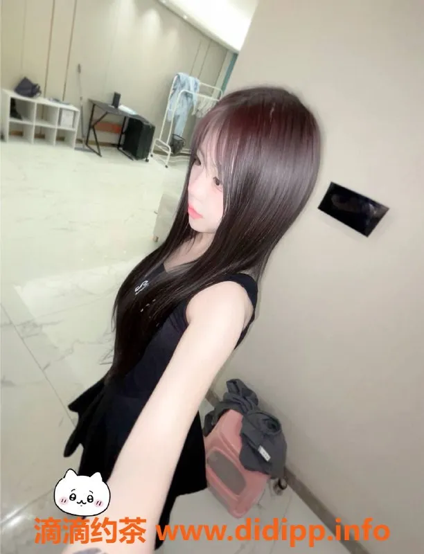 杭州楼凤-拱墅区嫩妹晨晨，900元体验舌吻服务