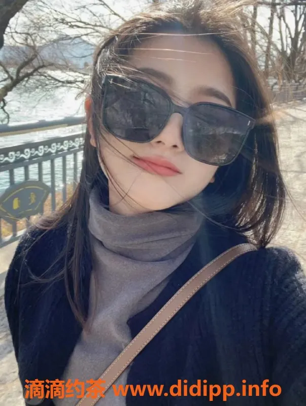 广州楼凤-越秀兜兜，课费600p超值体验