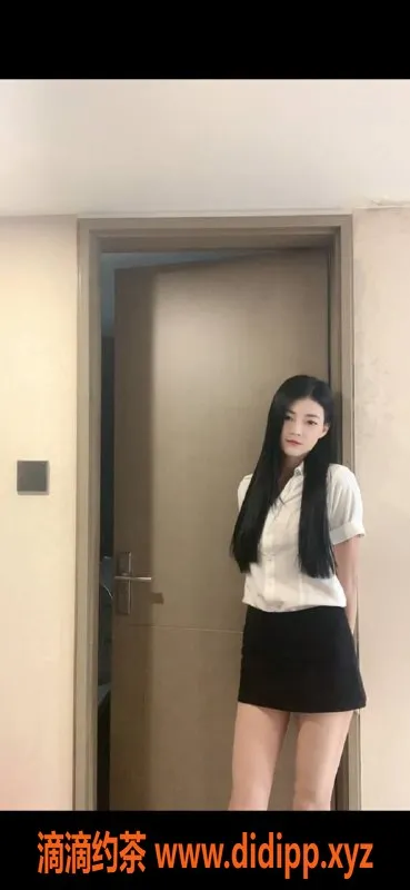 广州楼凤资源信息,佛山顺德罗兰老师，700元起的蛇吻服务