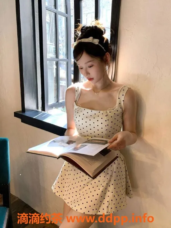 北京楼凤-朝阳双井鑫鑫，真实06学生兼职，2000P一字马服务