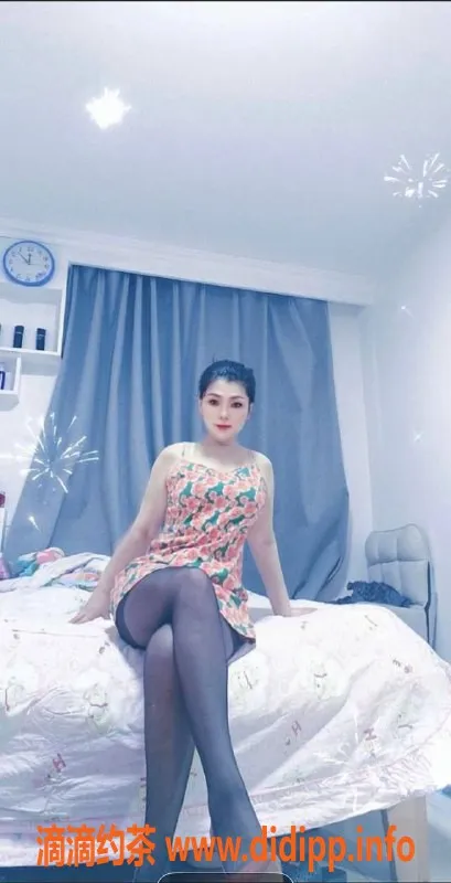 北京楼凤-朝阳脱姐，33岁165cm，500元的绝佳体验