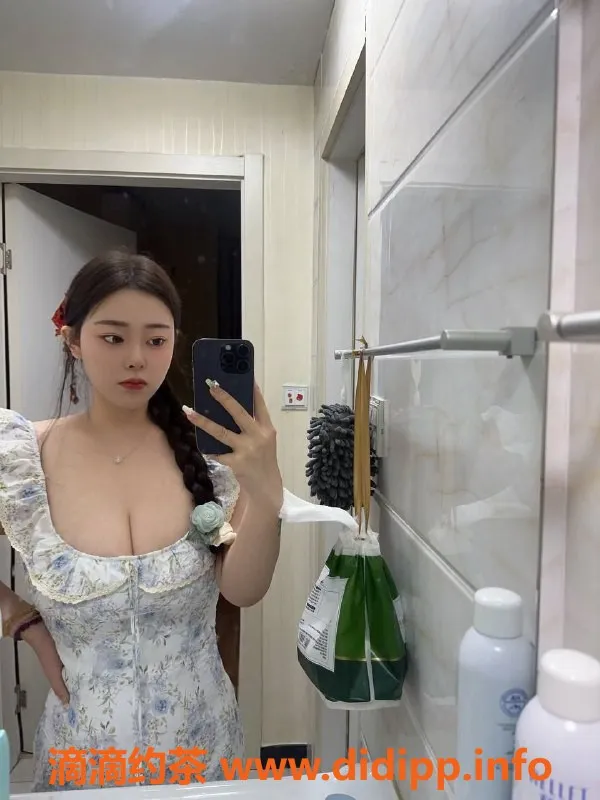 广州楼凤-白云夜课御姐唐丽枫，6P服务大胸诱惑