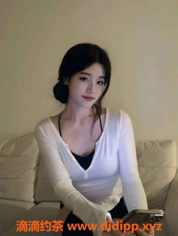 重庆楼凤-江北区可儿，20岁163cm，服务项目丰富，超值体验