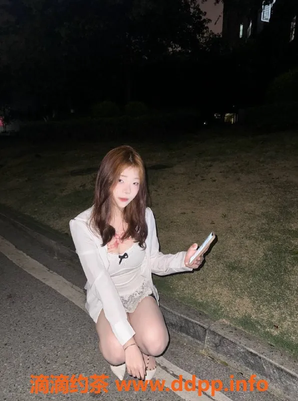 长沙楼凤-岳麓区羊咩咩，18岁165cm，服务等你来体验