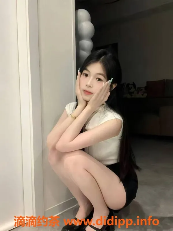 杭州楼凤-余杭嫩妹Yoyo，900元舌吻服务