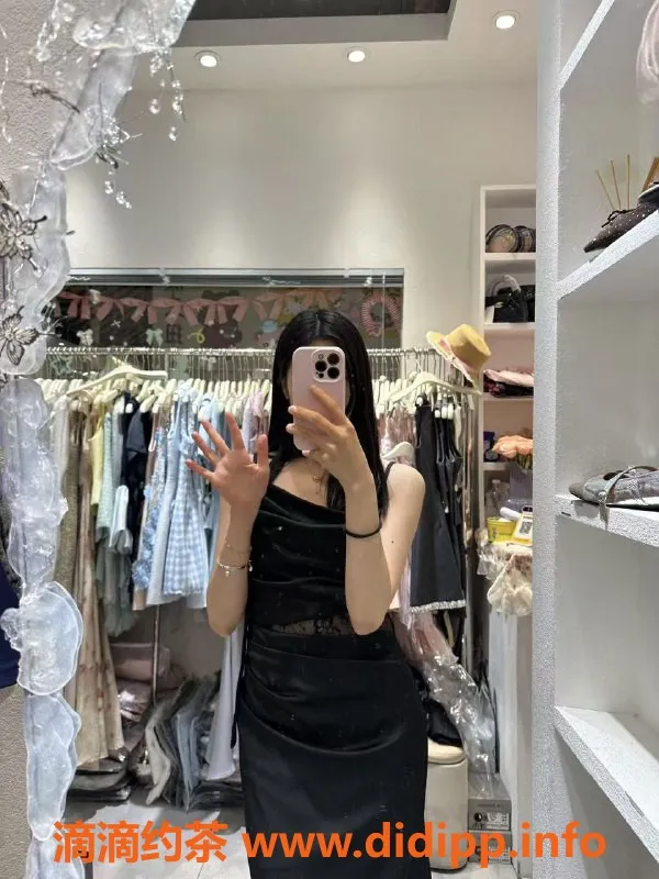 广州楼凤-海珠嫩妹猫猫呀，8P鸳鸯浴服务体验