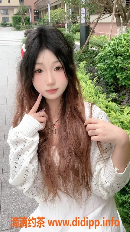 广州楼凤-天河嫩妹小敏，800元体验长腿舌吻！