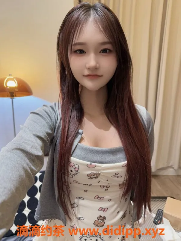 成都楼凤-成华区嫩妹艾希165cm，C罩杯超值体验