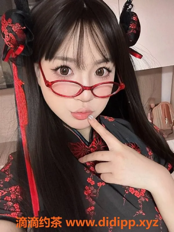 深圳楼凤-南山苏苏老师，白皙奶嫩，800元起