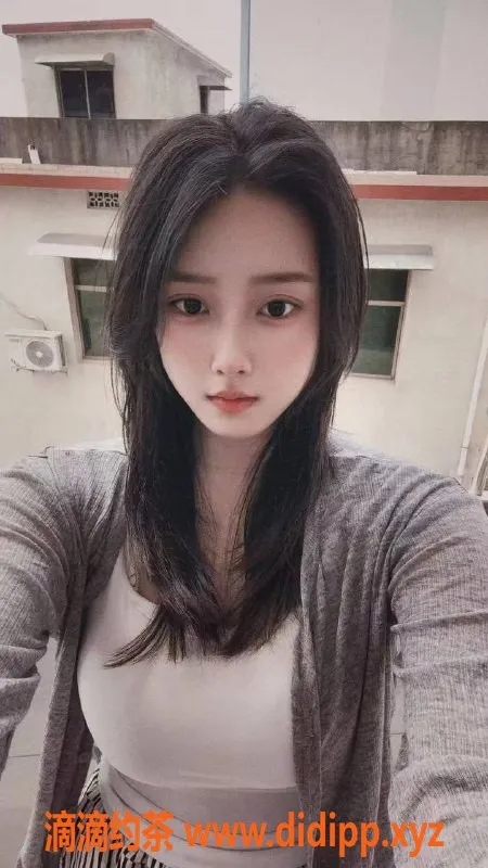 广州楼凤-天河瑶瑶，嫩妹大胸，8P鸳鸯浴等你来体验