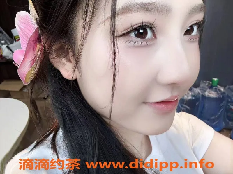 广州楼凤-天河瑶瑶，嫩妹大胸，8P鸳鸯浴等你来体验