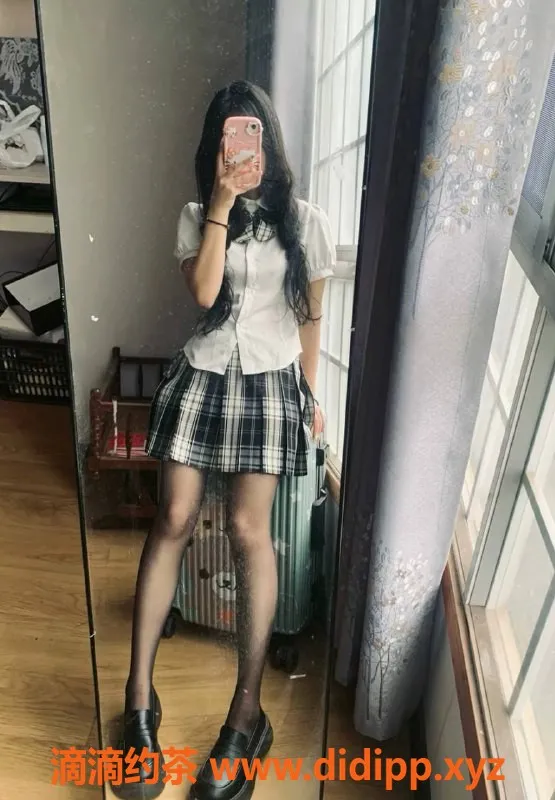 广州楼凤-天河小洁，嫩妹陪伴，600元享服务