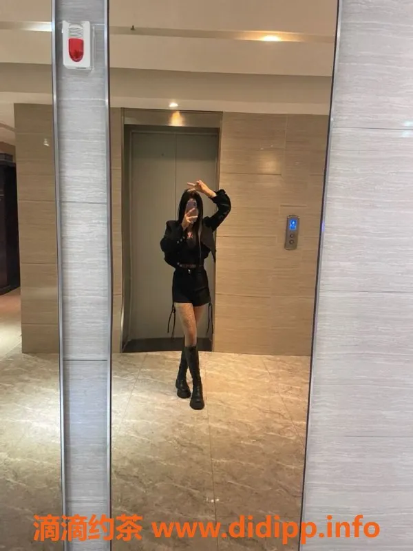 杭州楼凤-萧山嫩妹灿灿，舌吻69互舔服务，600起