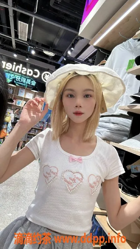 杭州楼凤资源信息,上城嫩妹芊芊，胸围巨大，舌吻69互舔服务