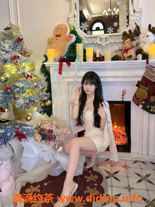 广州楼凤-广州番禺小薇，165cm长腿嫩妹，优惠1200起！