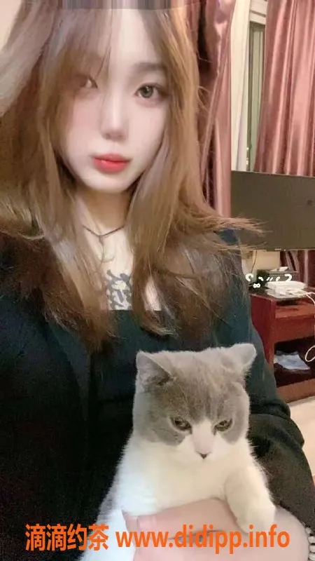 长沙楼凤资源信息,岳麓区球球，165cm 19岁，服务超贴心，价格500p