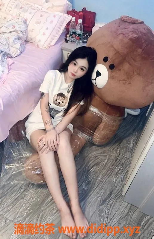 珠海楼凤-珠海小萝莉，身形娇小，服务专业