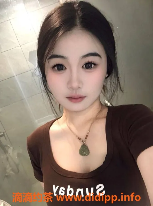 珠海楼凤-珠海小萝莉，身形娇小，服务专业